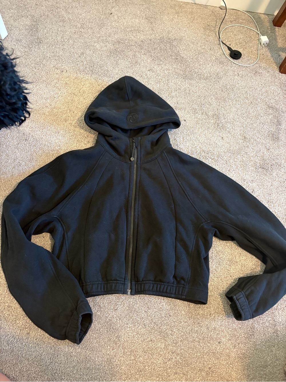 Lululemon Scuba Cropped Full Zip Size M or 8 Black